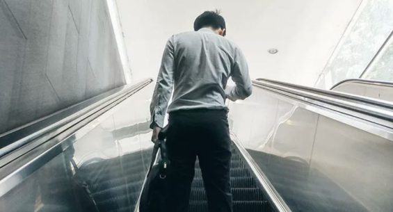 a14732 投资千万，硬刚美团，却逃不过倒闭的命运……